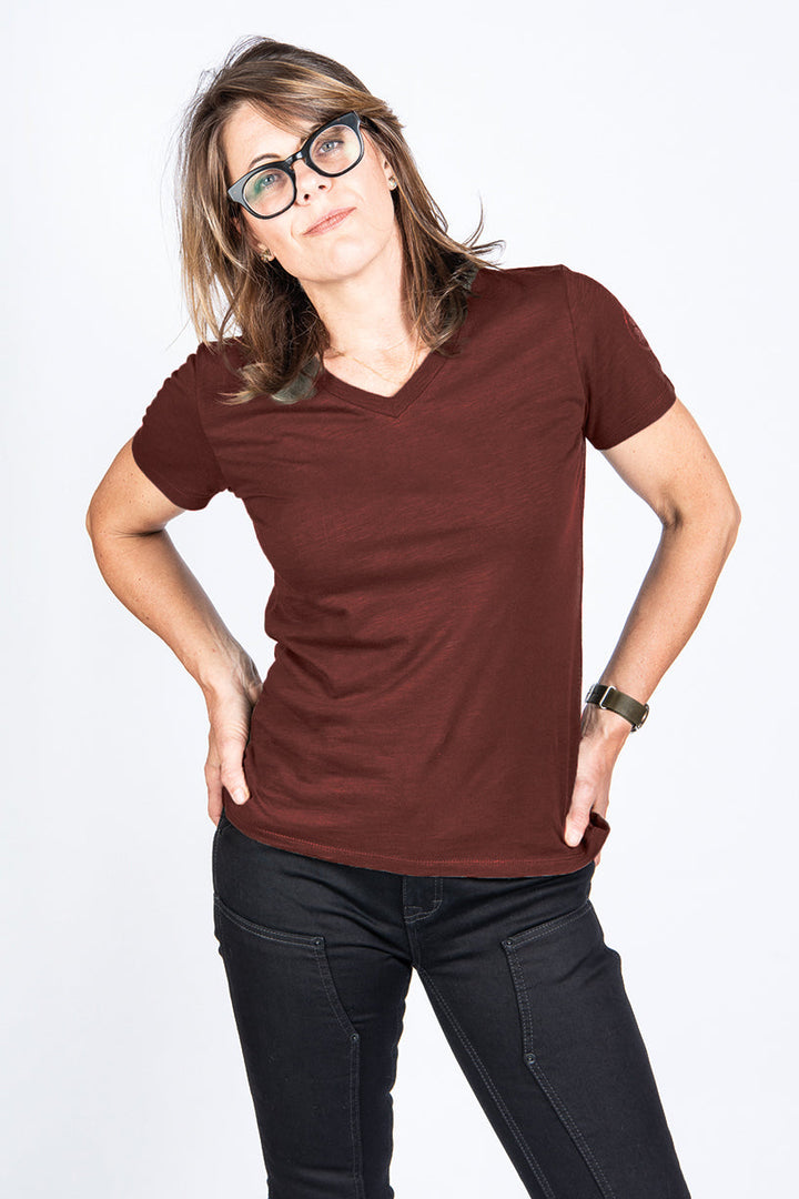 dovetail workwear Solid V-Neck Tee